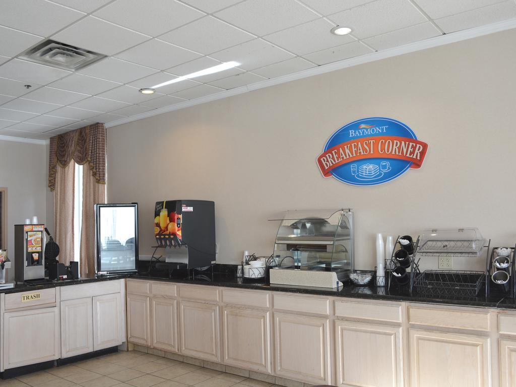 Baymont By Wyndham Bradley Airport