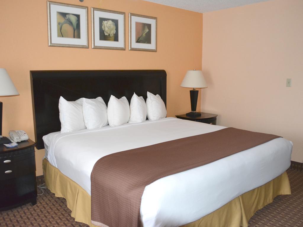 Hotel Baymont By Wyndham Bradley Airport